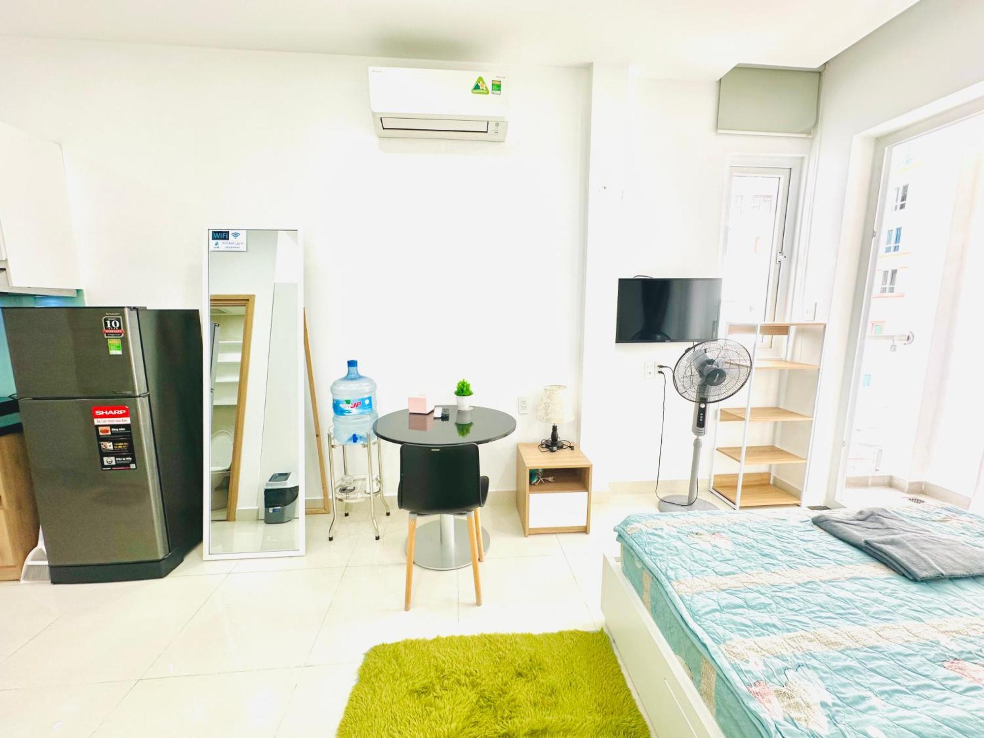 Modern Apartment Near Landmark81 Хошимин Экстерьер фото